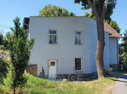 Prodej - nájemní dům, 285 m²