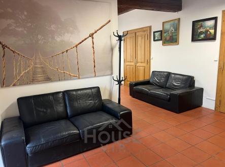 IMG-20250729-WA0016 | Prodej - obchodní prostor, 109 m²