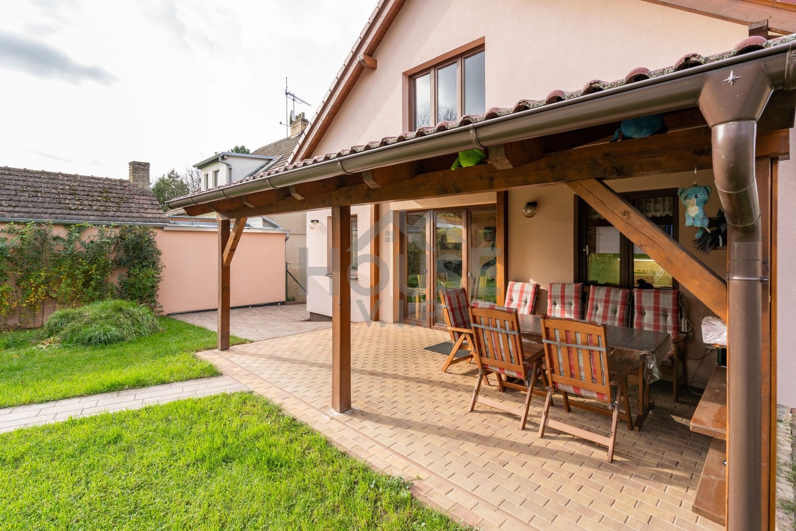 _home_www_imgfarm.dh.hu_b_6_3_IMG000000533BF3