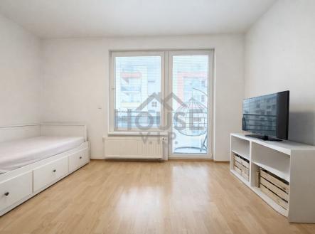 7AF78492-5F0A-4C05-876E-CF70F8BBC3AF | Prodej bytu, 1+kk, 44 m²