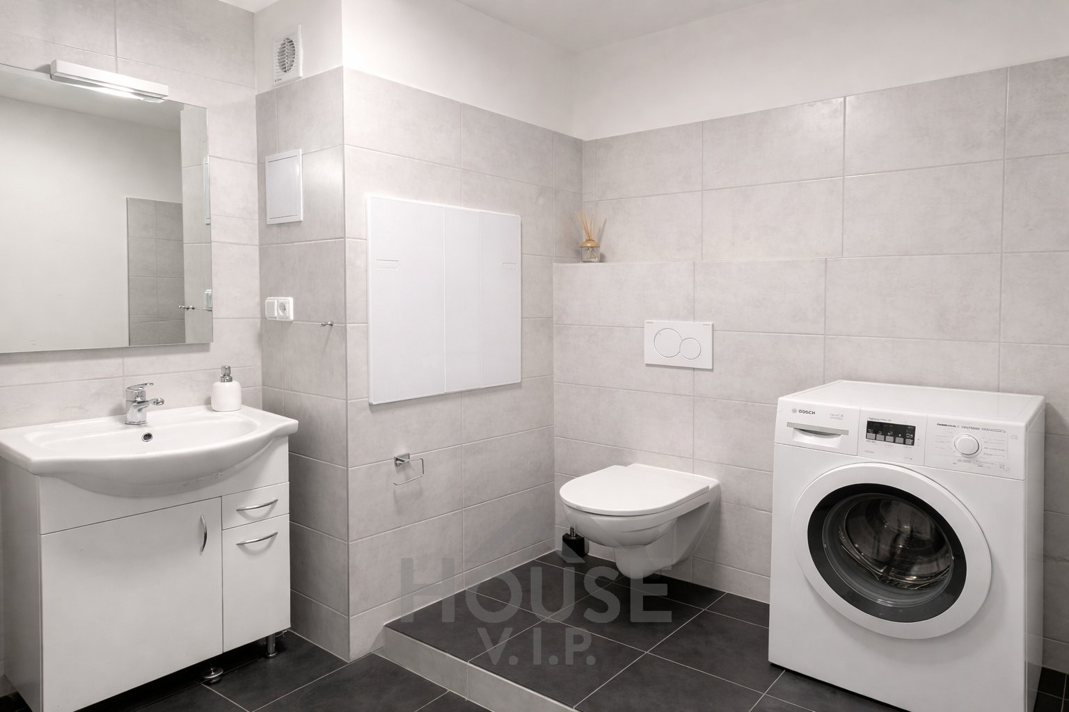 6FFA3D32-40C8-4D30-91DC-35BB1A26BE2C