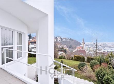 Pronájem - dům/vila, 839 m²