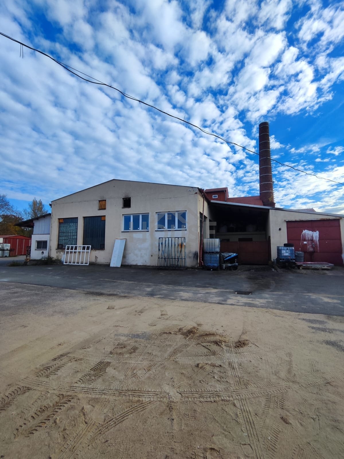 Prodej areálu 1.800 m², Sportovní, Přelouč.