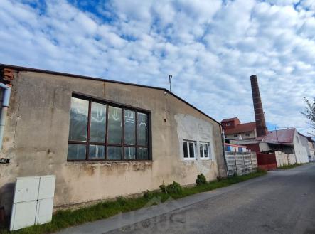 Prodej - obchodní prostor, 1 800 m²