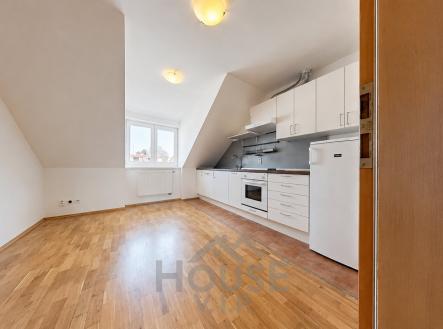 10.10. | Prodej bytu, 2+1, 57 m²