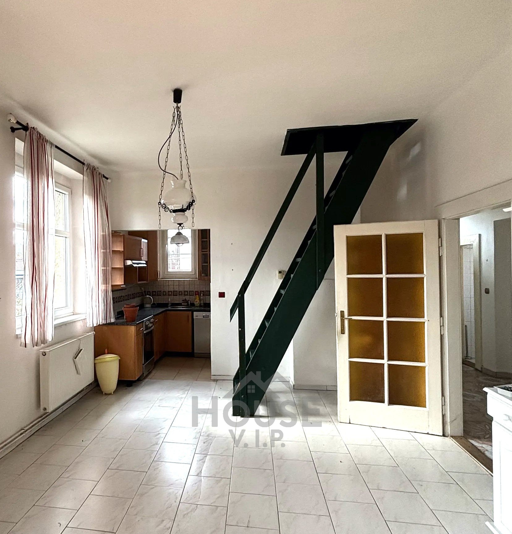 Prodej mezonetového bytu 3+kk, 110 m², Praha 6 – Ruzyně, se zahradou a parkováním