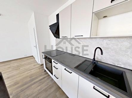 IMG_E7420 | Pronájem bytu, 2+kk, 61 m²