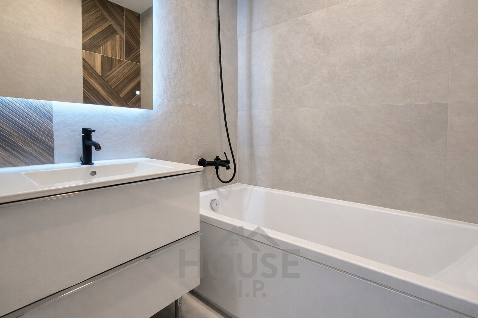 63B0F739-A365-4784-9277-2DD12522F01A