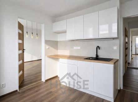 A1433140-926E-4CC6-8B4E-CEFE0614D541 | Prodej bytu, 3+1, 68 m²