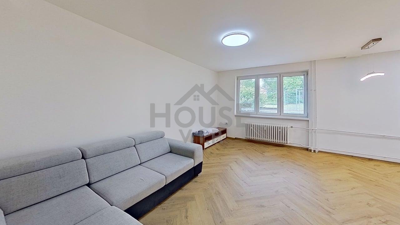 Drasarova-131911-Living-Room
