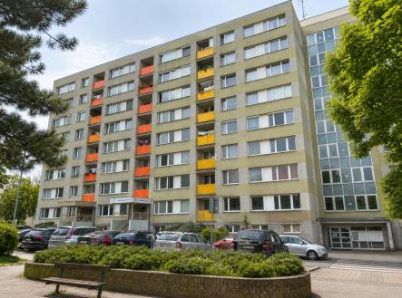 21CF677E-FFAC-48CE-956E-D214A29D5F49 | Prodej bytu, 3+kk, 69 m²