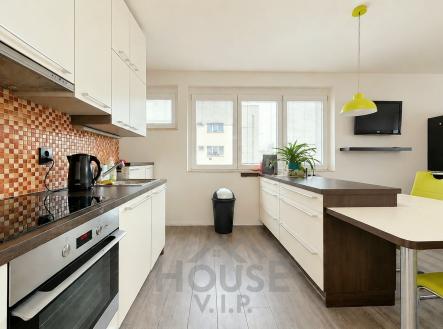 8.8. | Prodej bytu, 1+kk, 41 m²