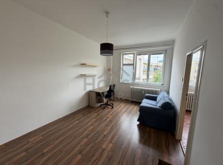 Pokoj | Prodej bytu, 1+1, 46 m²