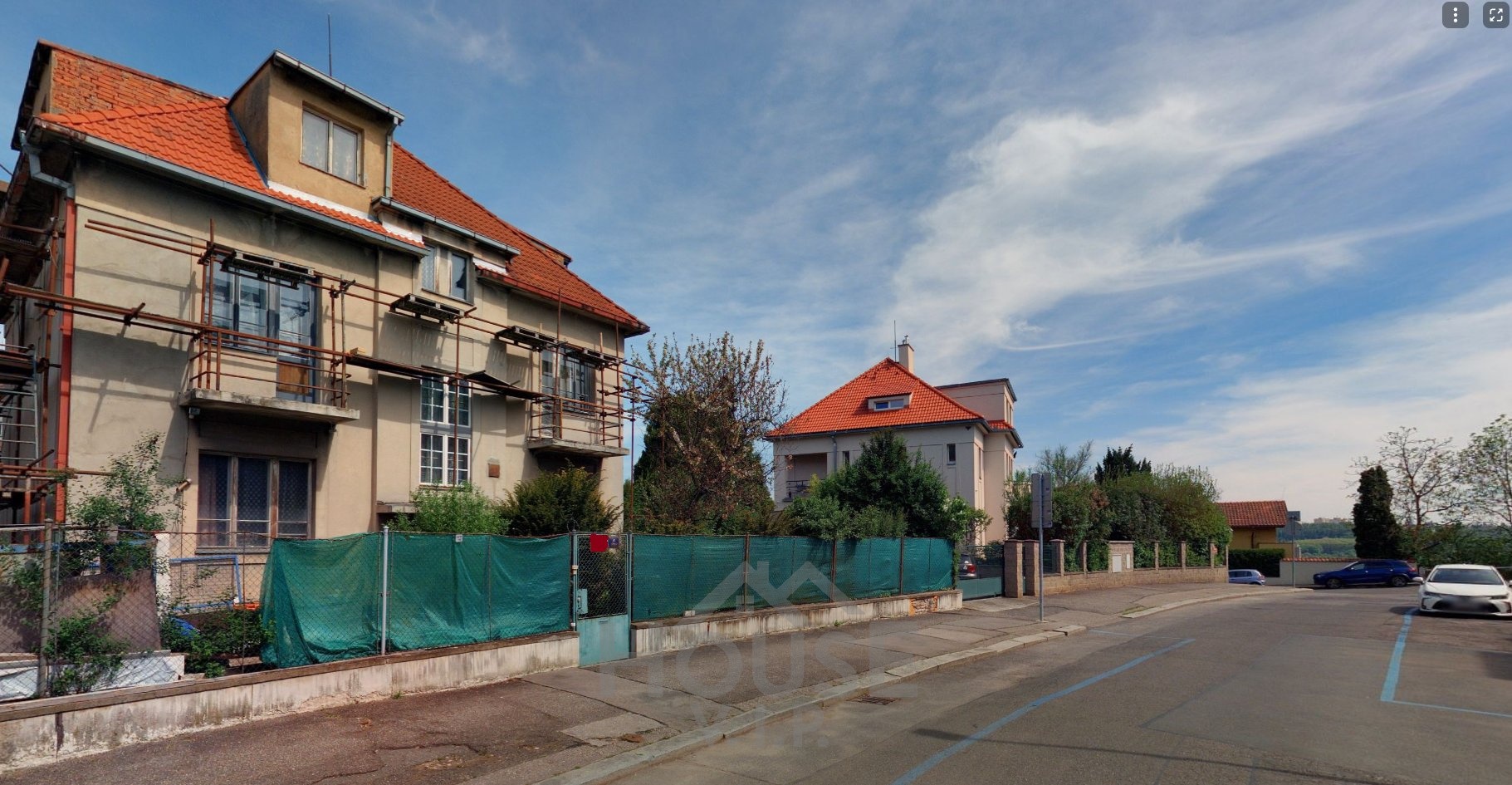 Prodej podílu, id.1/4 domu 430 m² a pozemku, Praha 5 - Hlubočepy.