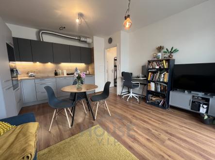 obývák a kuchyň | Prodej bytu, 2+kk, 40 m²