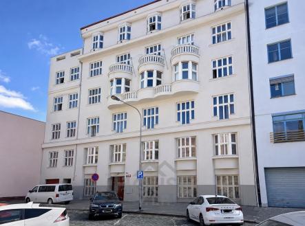 10BB4702-5F81-48DB-9F5F-3CA1B3A4153A | Prodej bytu, 1+1, 45 m²