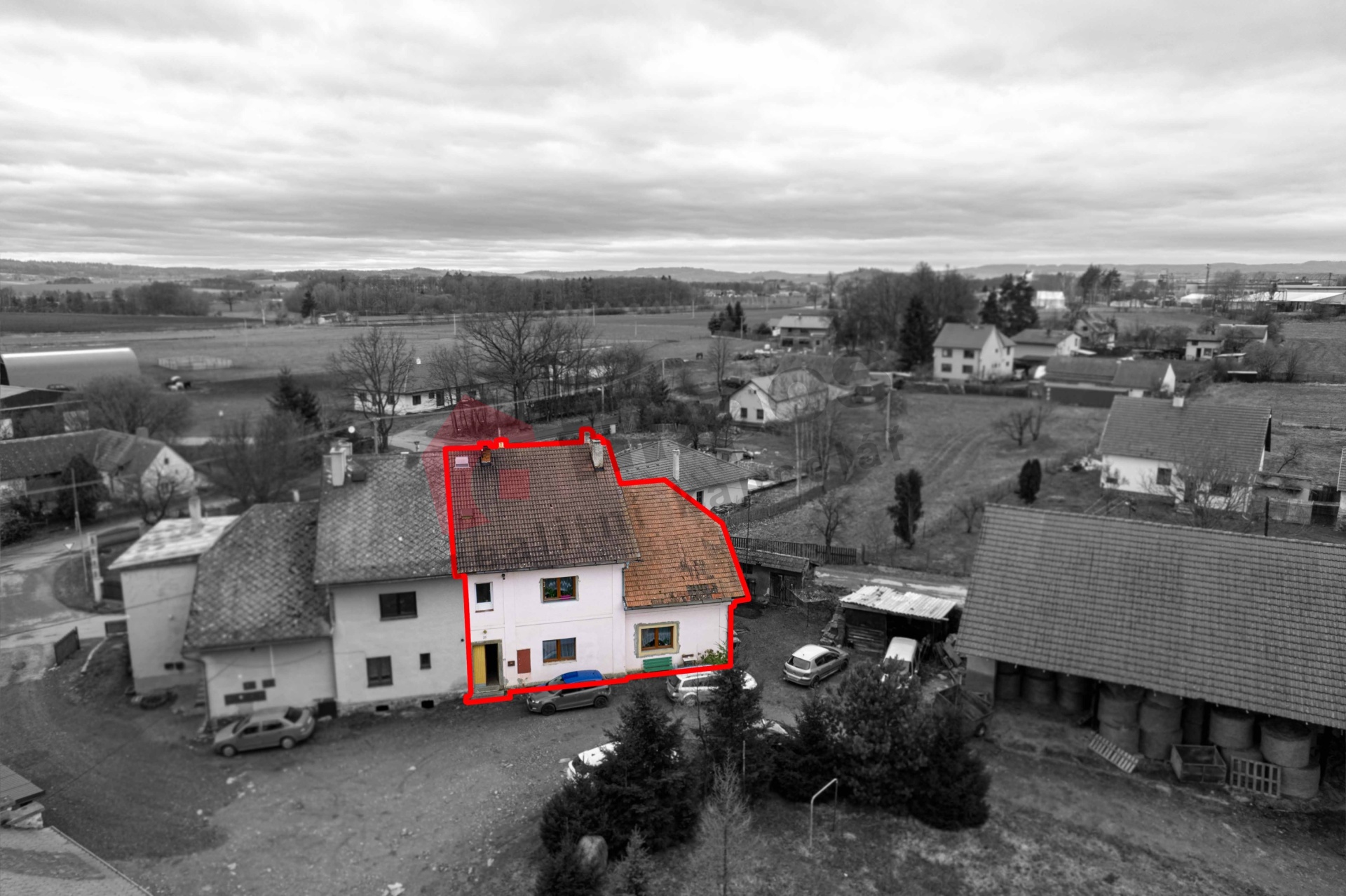 Prodej poloviny domu s pozemkem a stodolou v Boru u Březnice