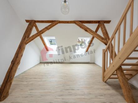 Pronájem bytu, atypický, 121 m²