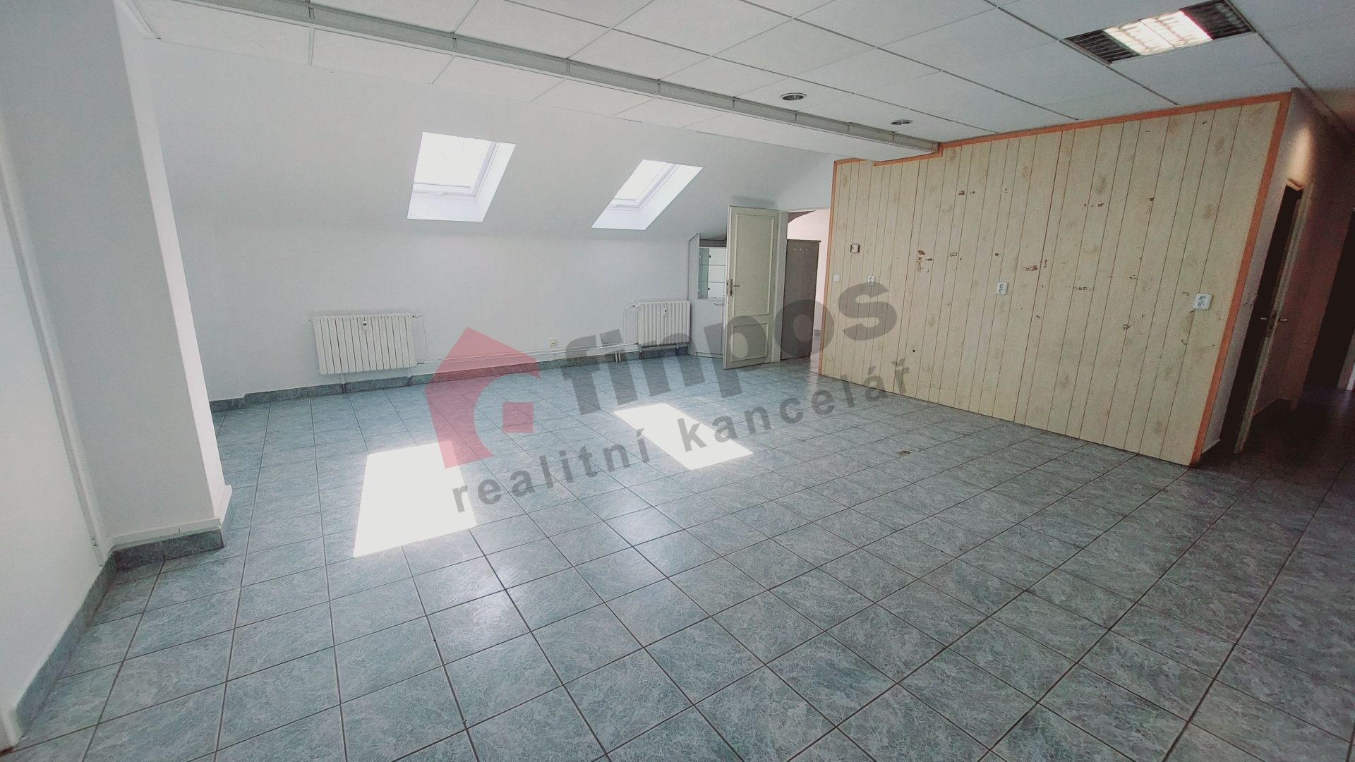 Pronájem nebytového prostoru 87 m2, Ringhofferovo nám., Kamenice, Praha - východ