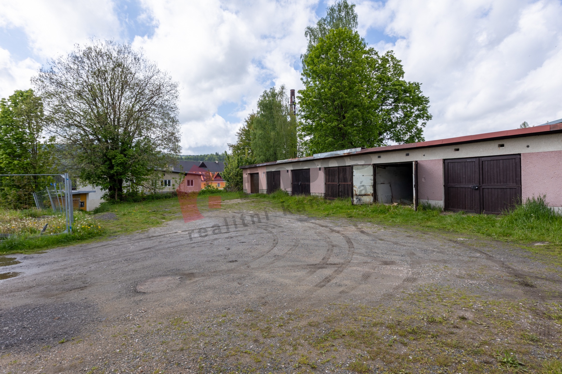 Prodej garáže Harrachov