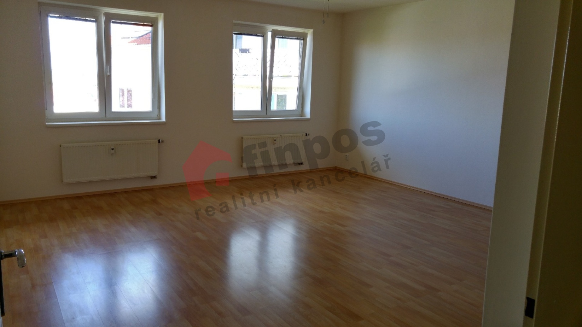 Pronájem bytu 2+kk 56m2, Spořická, Praha Dolní Chabry.