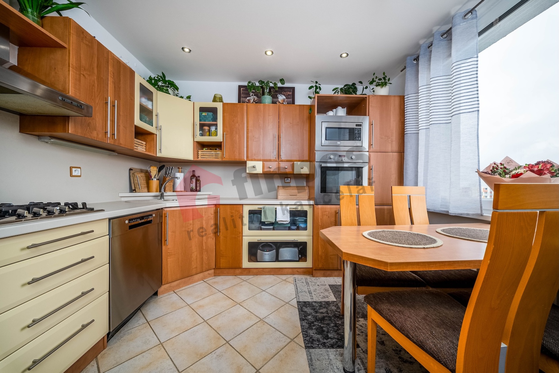 Prodej bytu 3+1, 72 m2, Vysocká 553/3, Moravské Předměstí, 50011 Hradec Králové