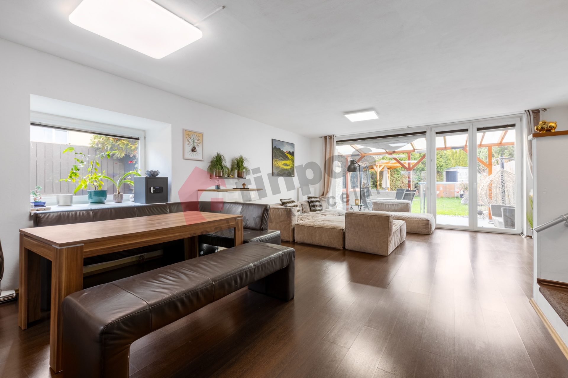 Pronájem rodinného domu 5+1 v Nupakách , okr Praha východ.