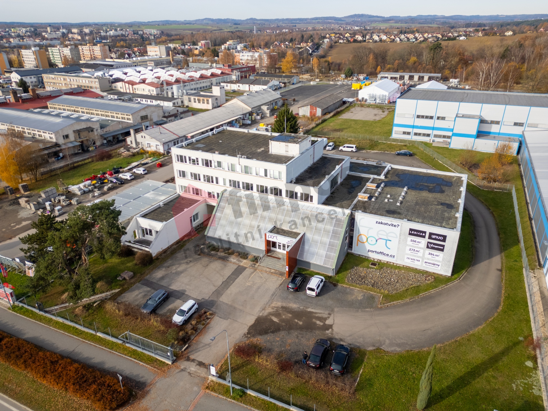 Pronájem komerčních prostor - hala / sklad - 453 m2 - Tábor