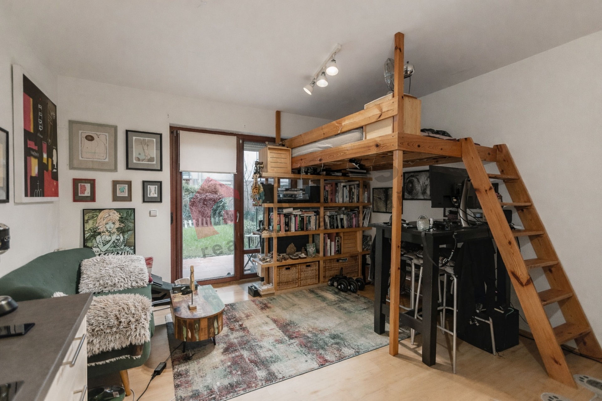 Pronájem bytu 1+kk s terasou a předzahrádkou, Jana Přibíka, Praha 9