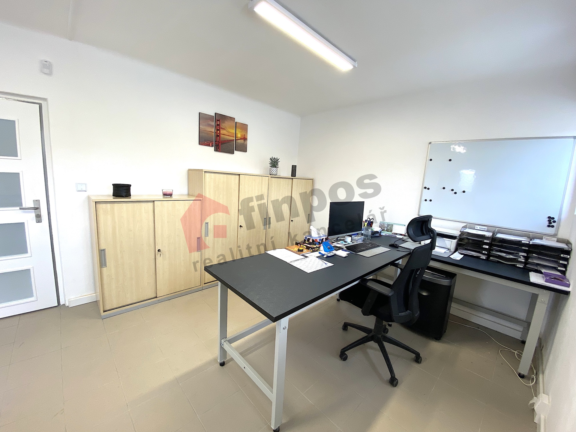 Pronájem kanceláře v Pětihostech