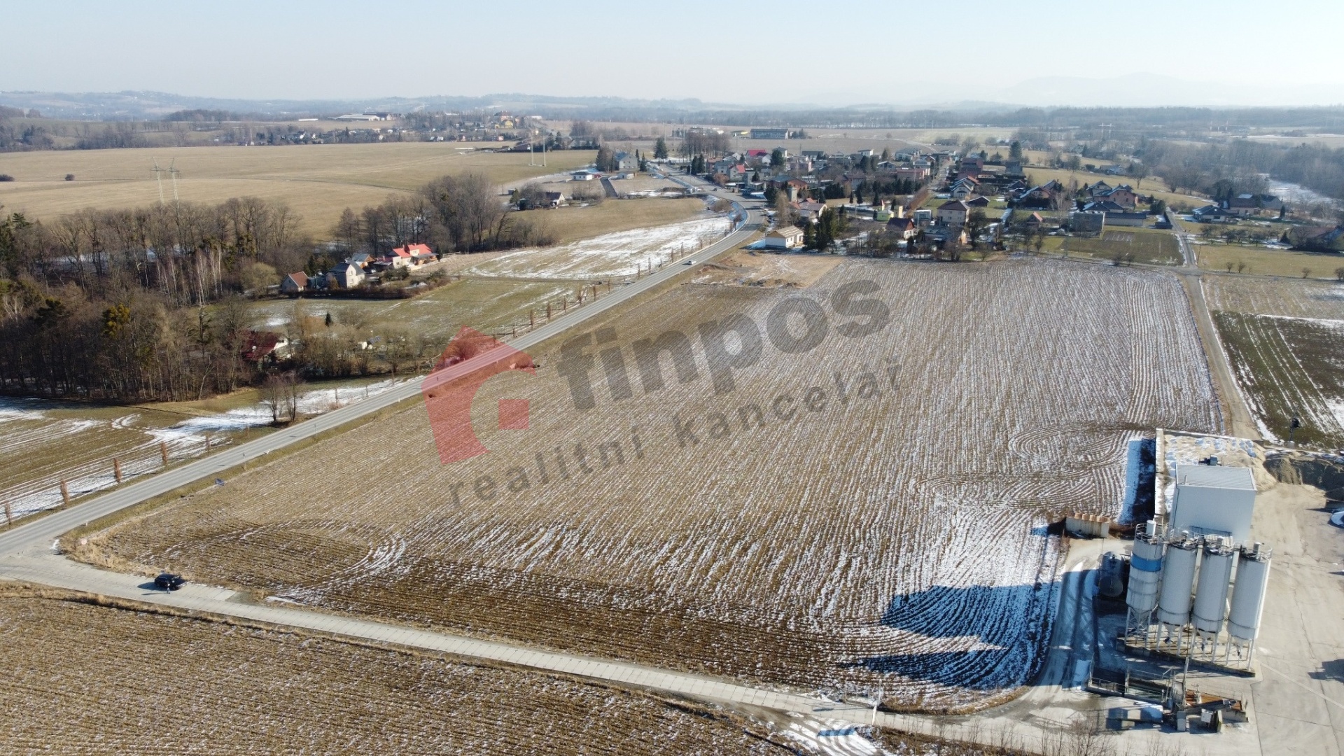 Prodej komerčního pozemku Vojkovice 12.985 m2
