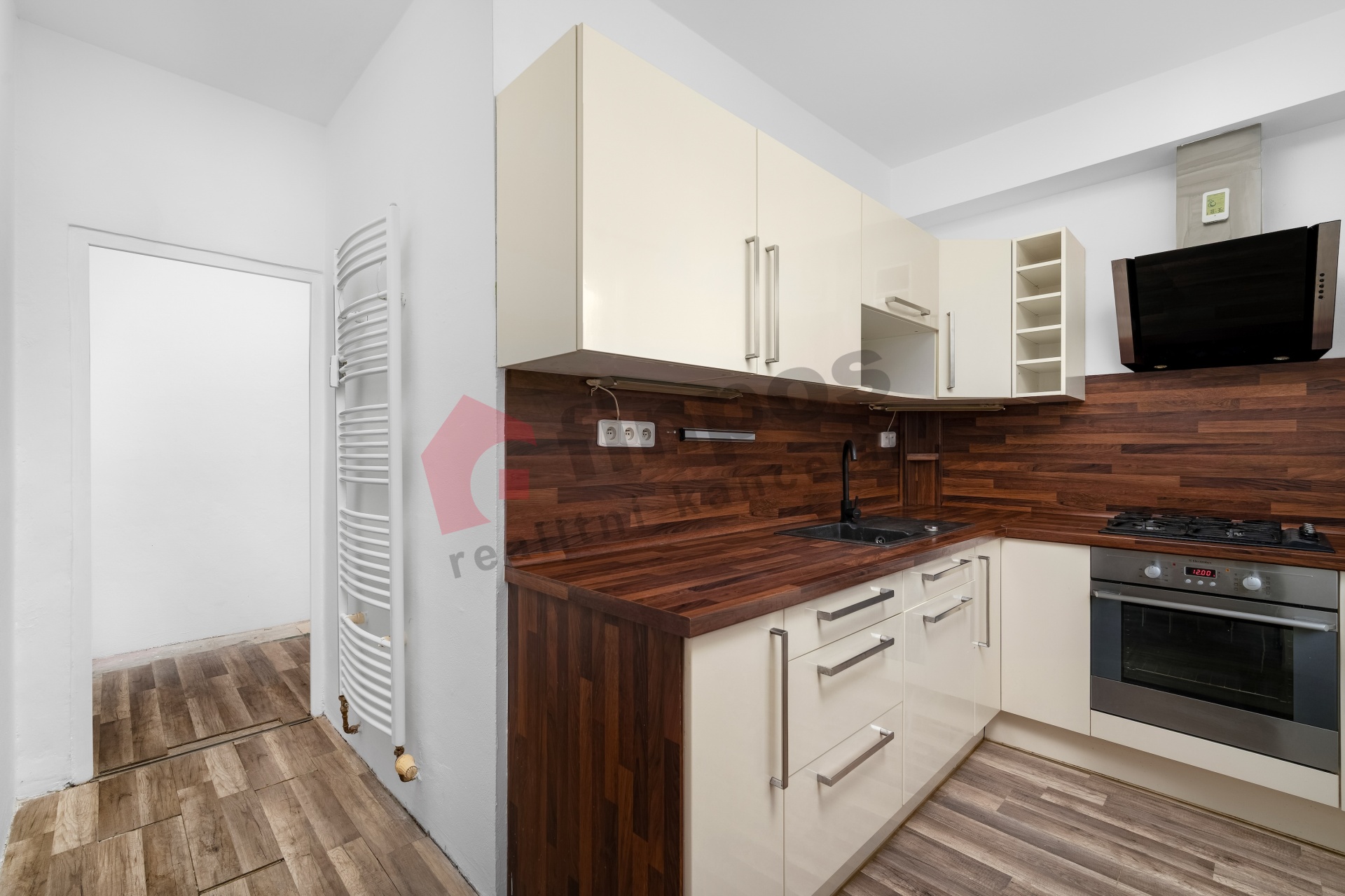 Prodej bytu 3+1 61m2, Hranice-Struhlovsko