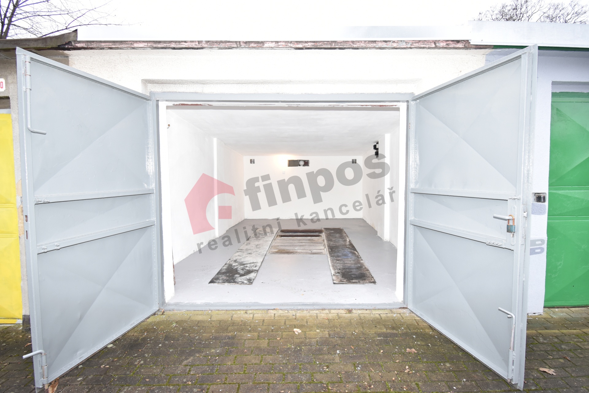 Prodej garáže 25 m2, Chomutov