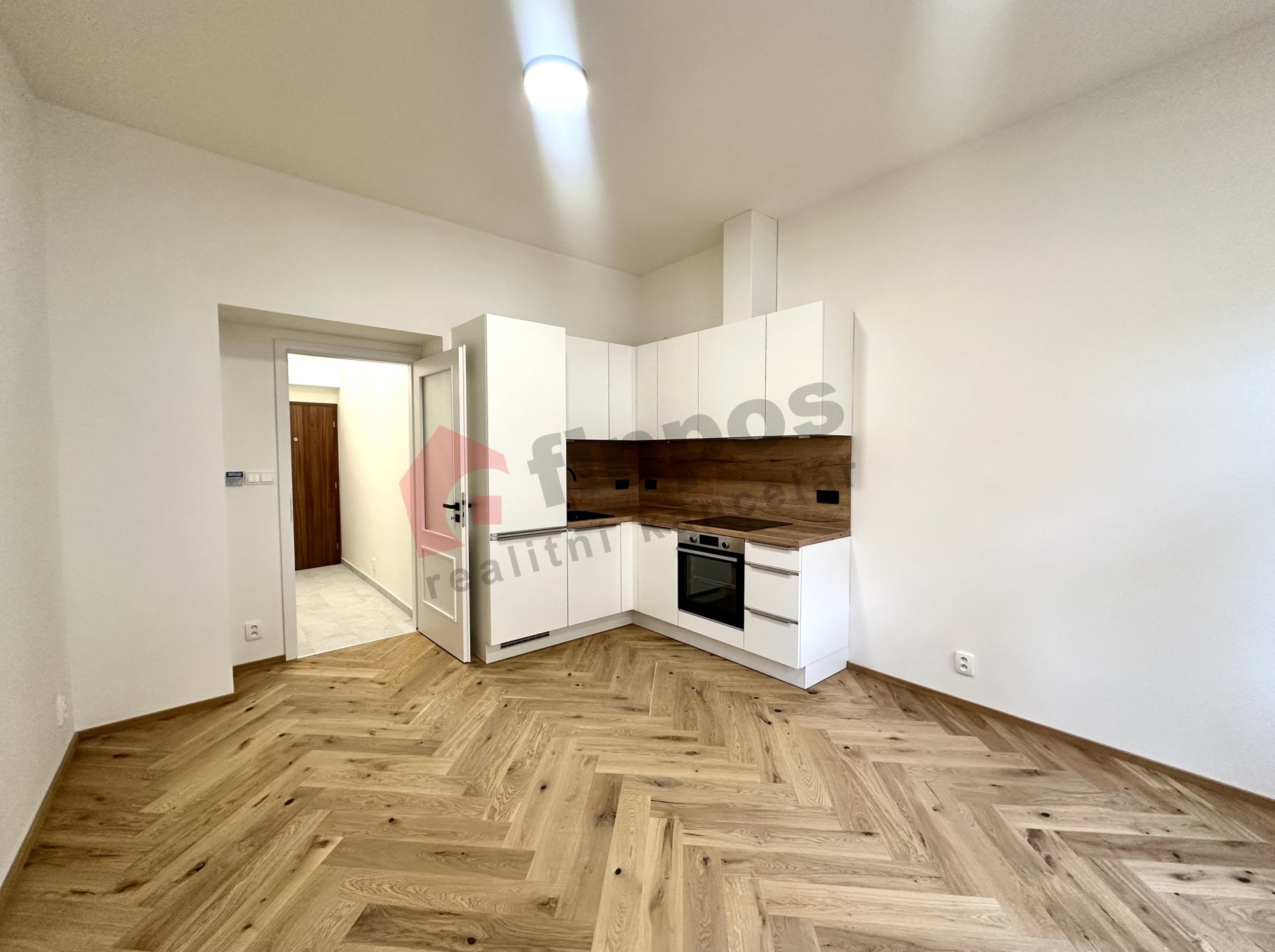 Pronájem bytu 1+kk 26,5 m2 na pražském Žižkově, ul. Seifertova