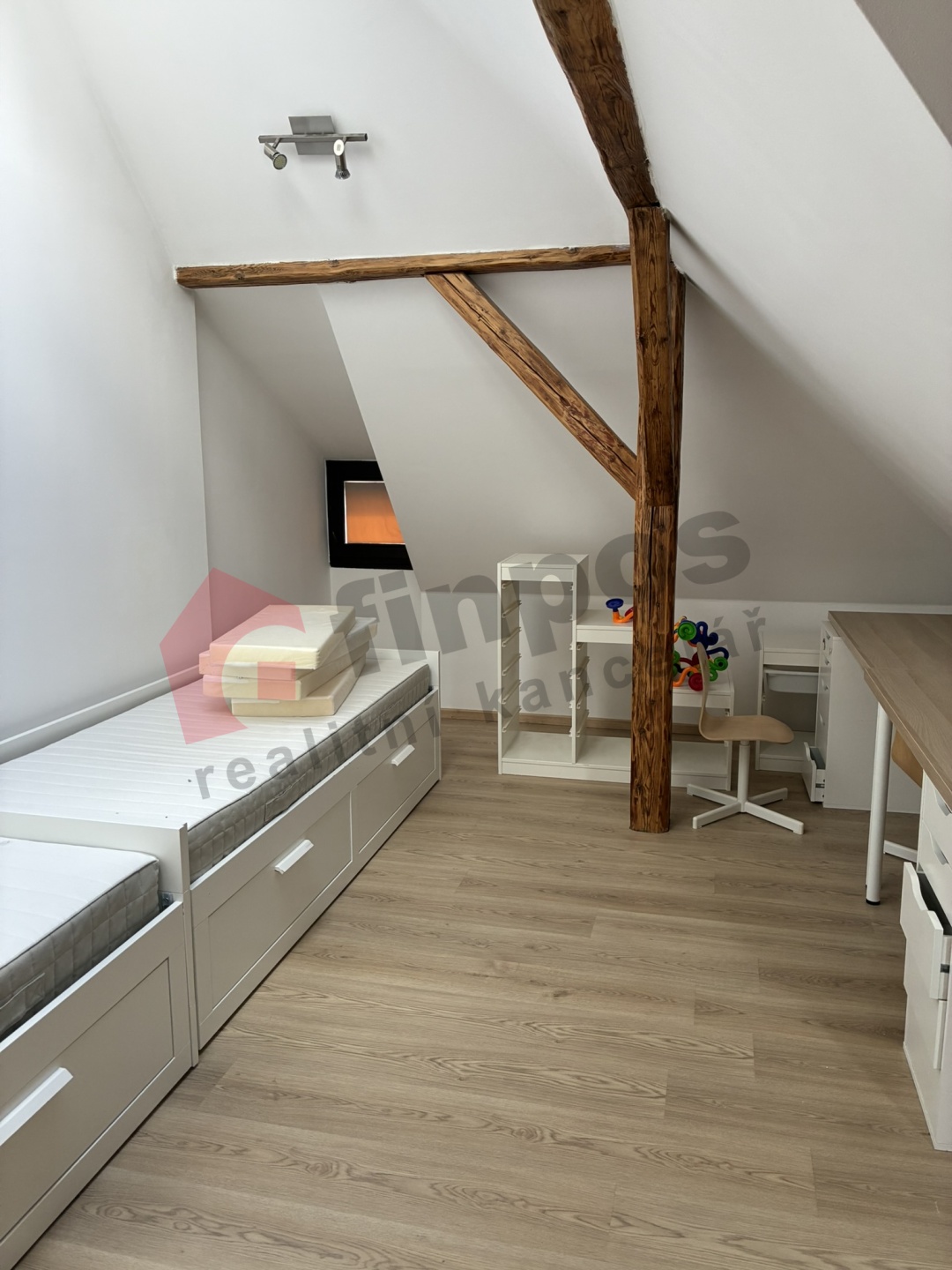 Pronájem bytu 4+kk 103m2, ulice Na Homolce - Motol