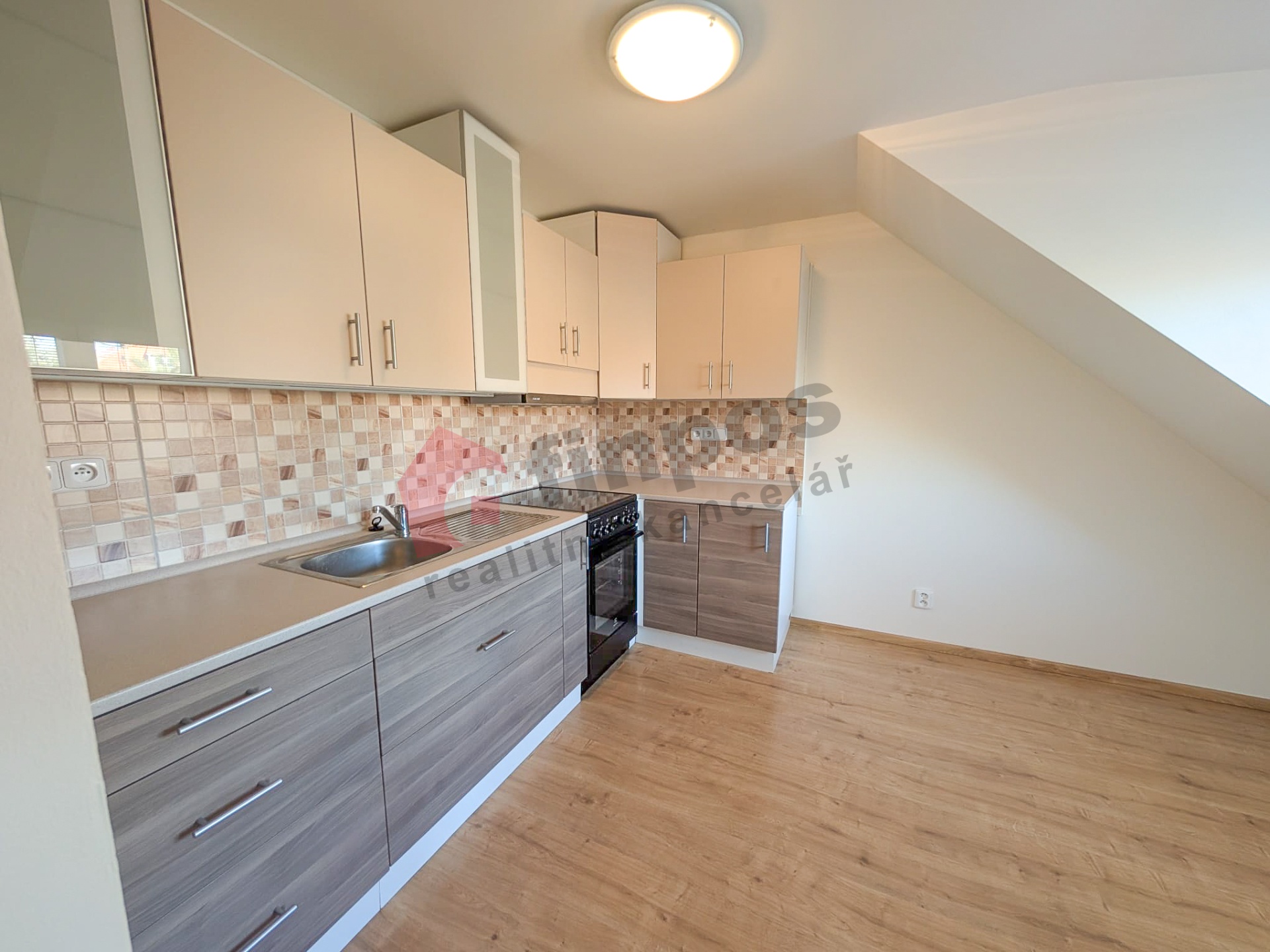 Pronájem bytu 3+kk 84 m², Zahradníčkova, Praha - Motol