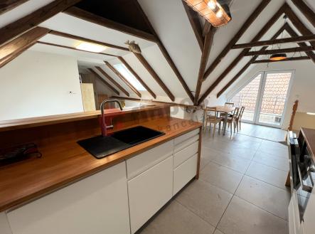 Pronájem bytu, 2+kk, 65 m²