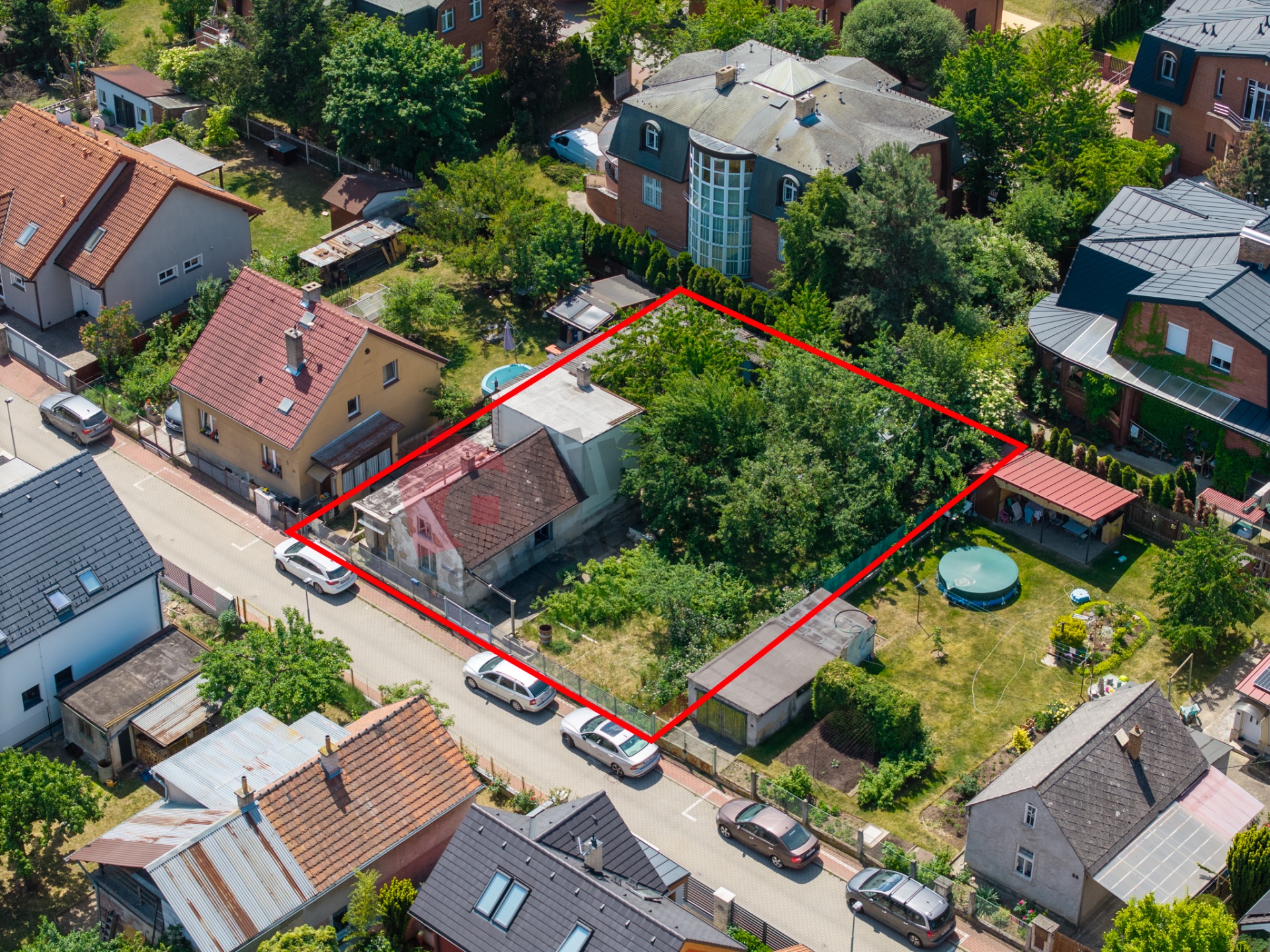 Prodej stavebního pozemku 556 m2, Nad Košíkem, Praha - Hostivař