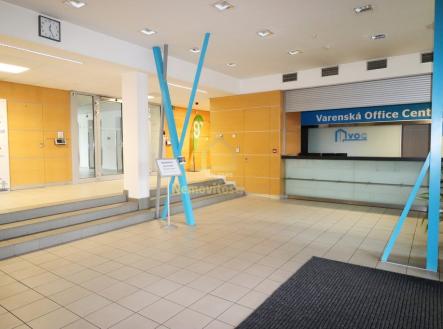 nabizi-pronajem-20-m2-kancelare-varenska-2723-51-ostrava-moravska-ostrava-img-8856-25f8c1.jpg | Pronájem - kanceláře, 275 m²