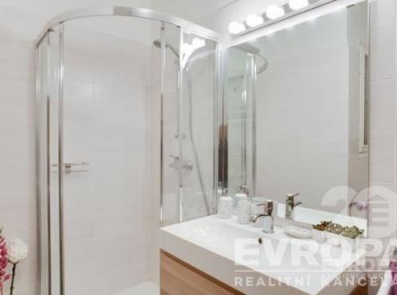 . | Pronájem bytu, 2+kk, 70 m²
