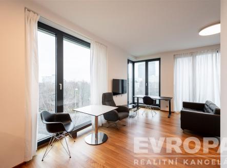 . | Pronájem bytu, 1+kk, 40 m²