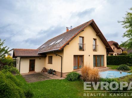 . | Prodej - dům/vila, 303 m²