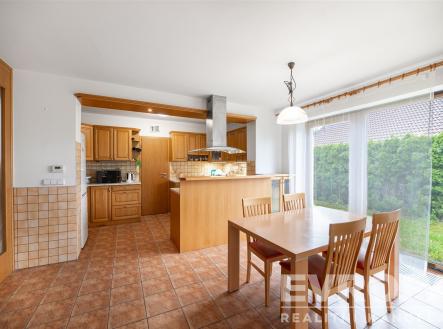 . | Prodej - hotel, 303 m²