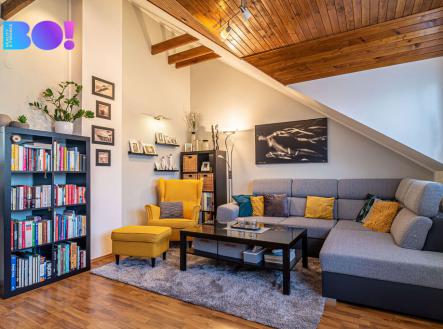 Obývací pokoj podkroví | Prodej - nájemní dům, 319 m²