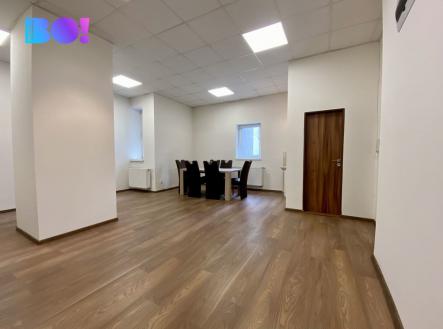 Pronájem - kanceláře, 127 m²