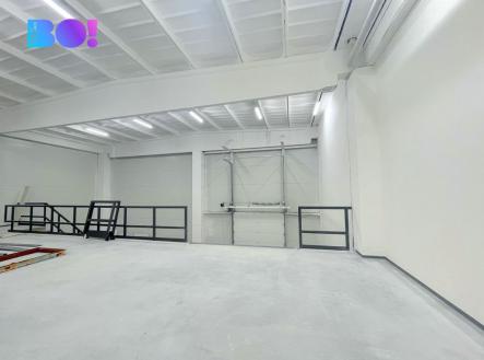 Pronájem - skladovací prostor, 680 m²