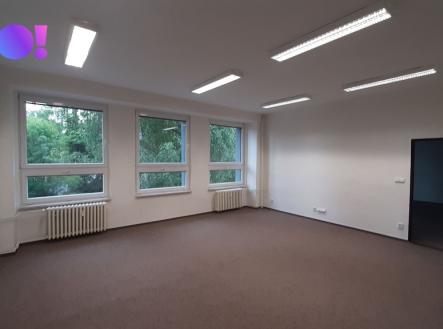 20230629-081543.jpg | Pronájem - kanceláře, 820 m²