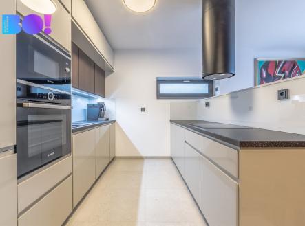 f37b0614-hdr.jpg | Prodej - dům/vila, 275 m²