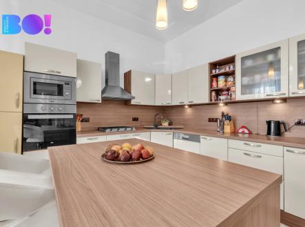 kuch-2.jpg | Prodej - dům/vila, 239 m²