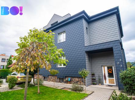 pohled přední | Prodej - dům/vila, 277 m²